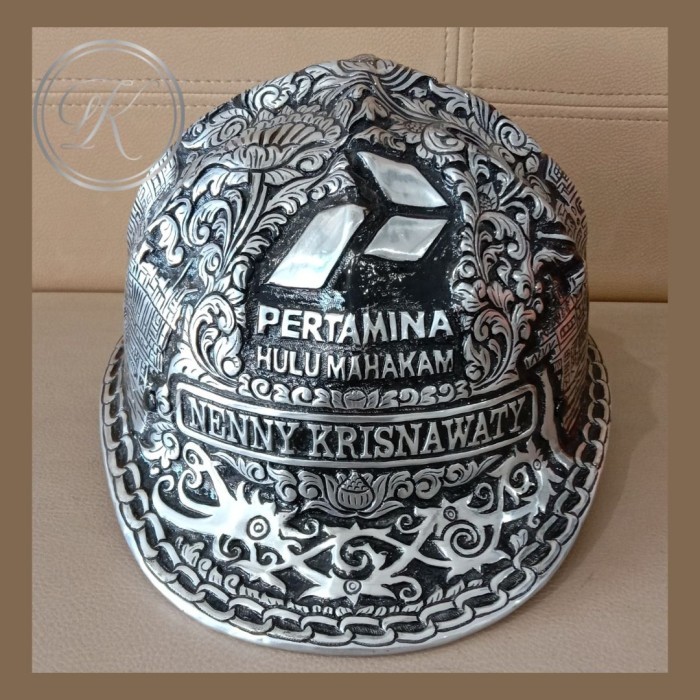 Helm Ukir Alumunium Kotagede Jogja Souvenir Custom Helm Pertambangan