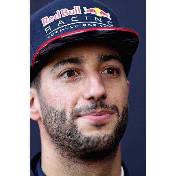 Red Bull Racing F1 2017 RARE Daniel Ricciardo Driver Cap. Topi Unisex Pria Wanita Formula 1