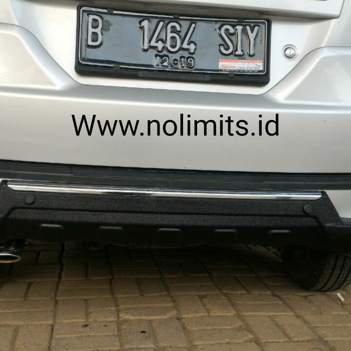 rear bemper/pengaman belakang mobil Daihatsu Xenia 2012 sampe 2020