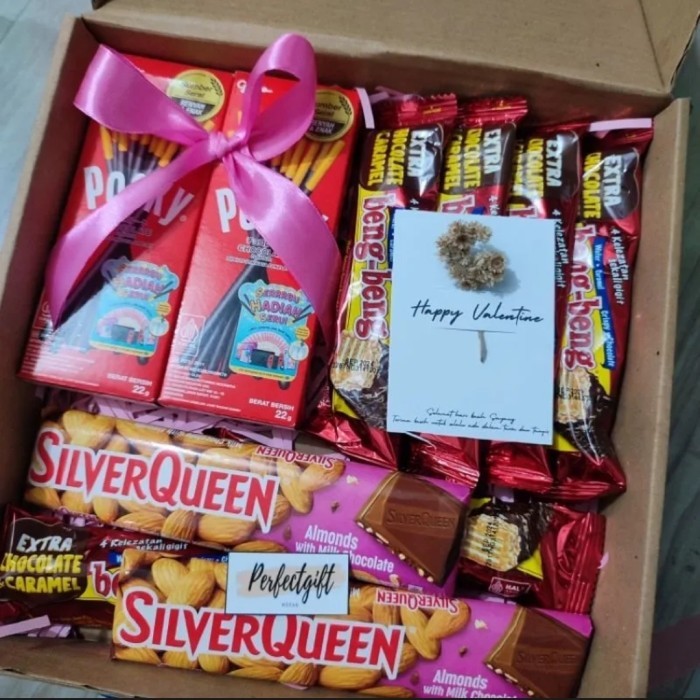 

HAMPERS VALENTINE 2025 COKLAT BOX MANIA POCKY BENG BENG SILVERQUEEN
