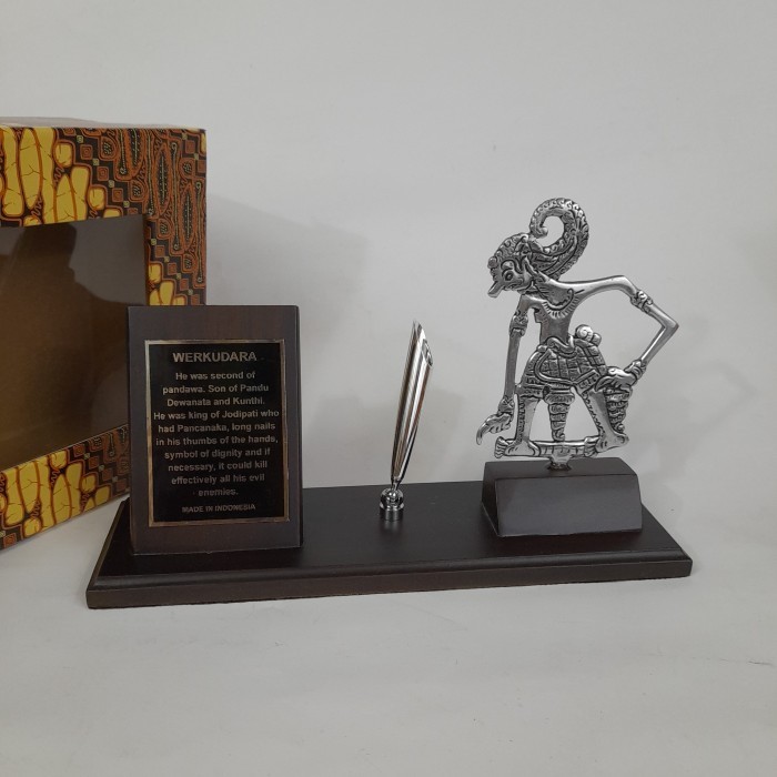 

Tempat Pulpen /tempat pulpen meja /holder/motif Wayang werkudara