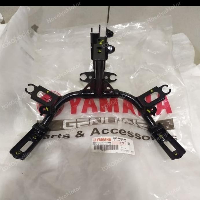 Bracket Stay Dudukan Tameng Depan New R25 R 25 New Ori Bs7-F8356-00 Ready Stok