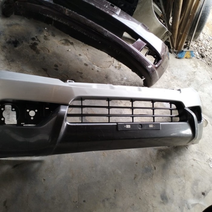 Masih Bemper Depan Isuzu Mux 2015 Original
