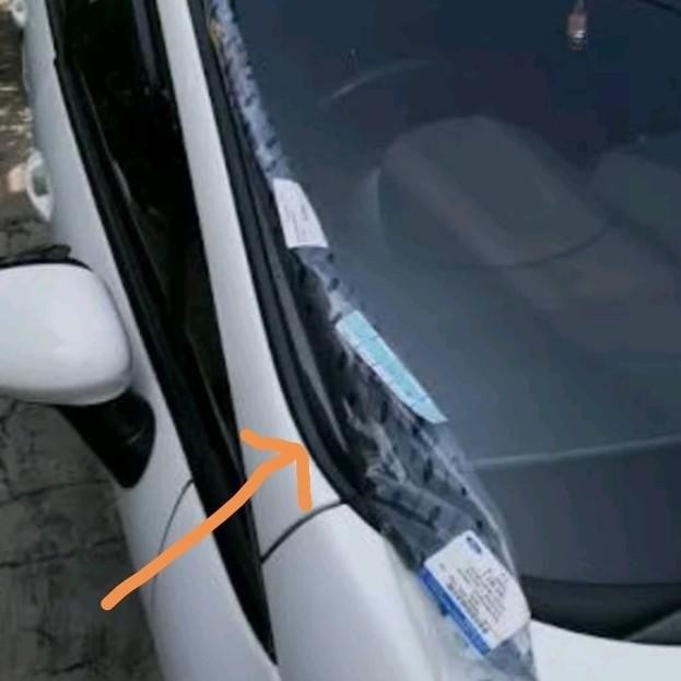 Pelipit Kaca / List Kaca Depan Luar Ford Fiesta Semua Type