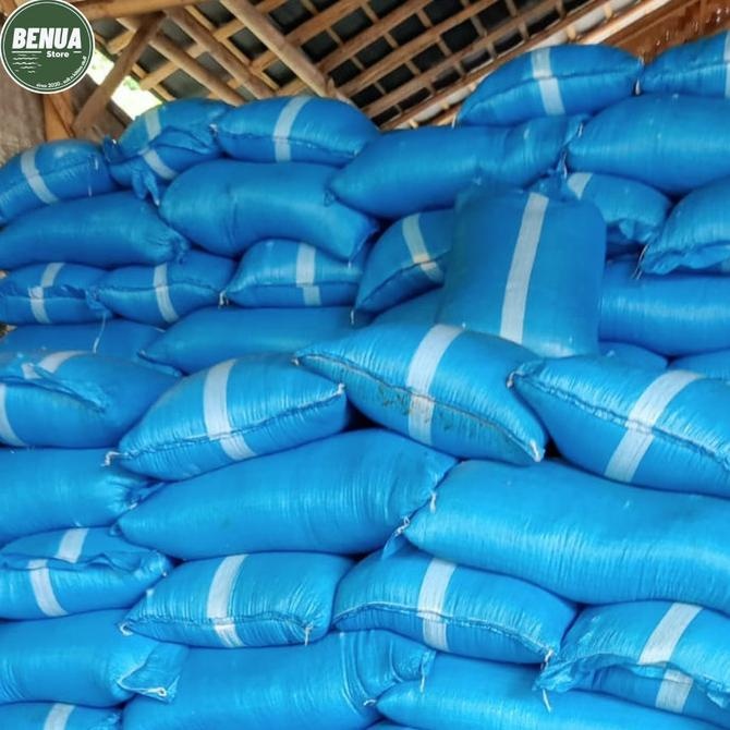 

Garam Kasar Garam Krosok Lokal Kualitas Premium Karungan 50 kg / Garam Ikan Karungan 50 kg