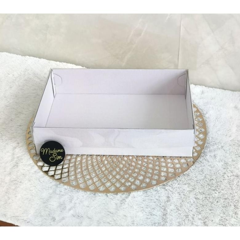 

TERLARIS BOX MIKA SESERAHAN - DUS HANTARAN - KOTAK SOUVENIR 31x21x7 - WK (ISI : 10 PCS) an-139