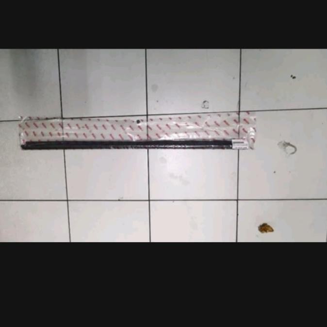 Pelipit Kaca Pintu Depan Taruna