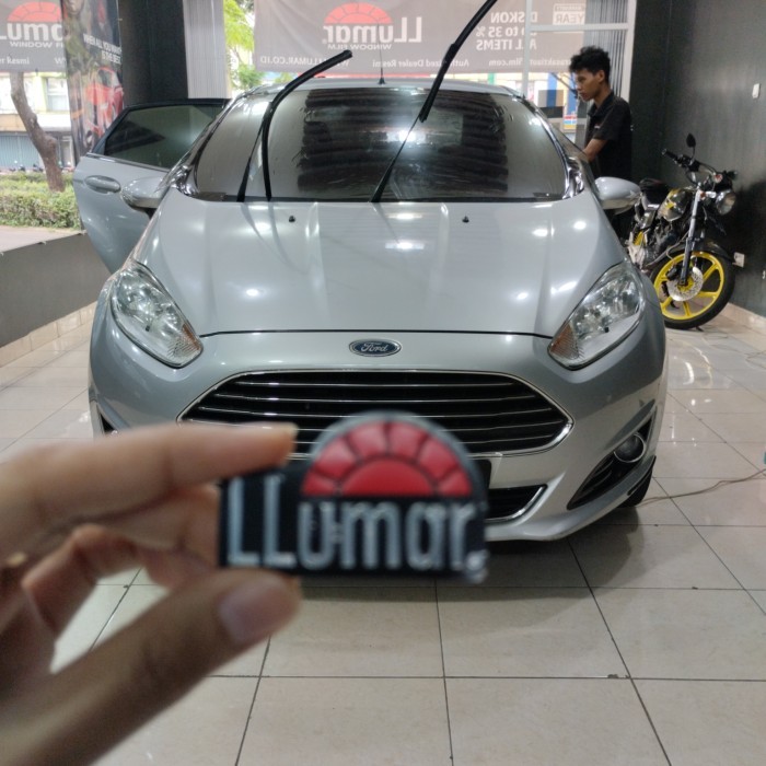 Llumar ATN silver tampilan miror , kaca depan