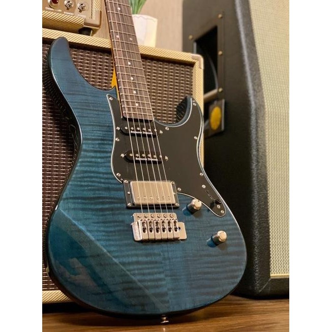 Yamaha Pacifica PAC612VIIFM Elektrik