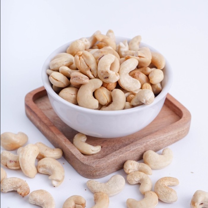 

KACANG MEDE PANGGANG / KACANG METE PANGGANG / ROASTED CASHEW 500 G
