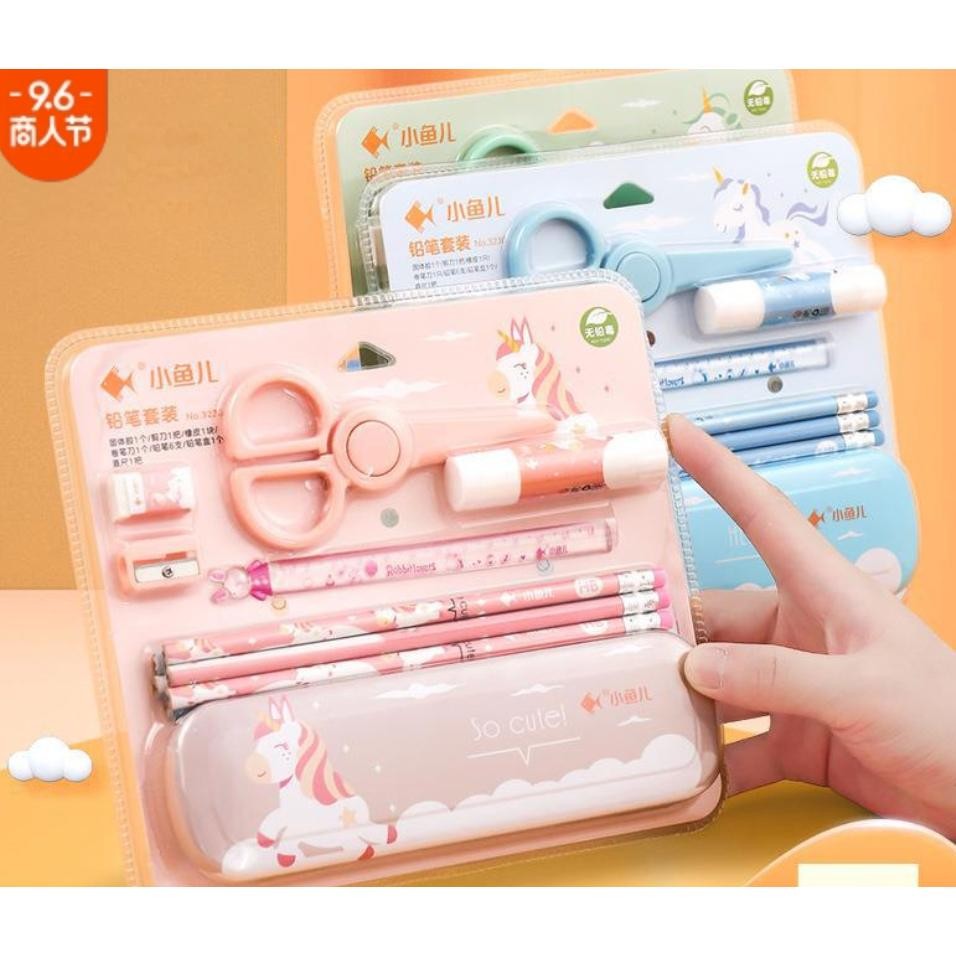 

Sale Set Alat Tulis Siswa Kartun Anak-Anak 7 Buah Set Penghapus Pensil Rautan Pensil Kotak Pensil Penggaris Viral