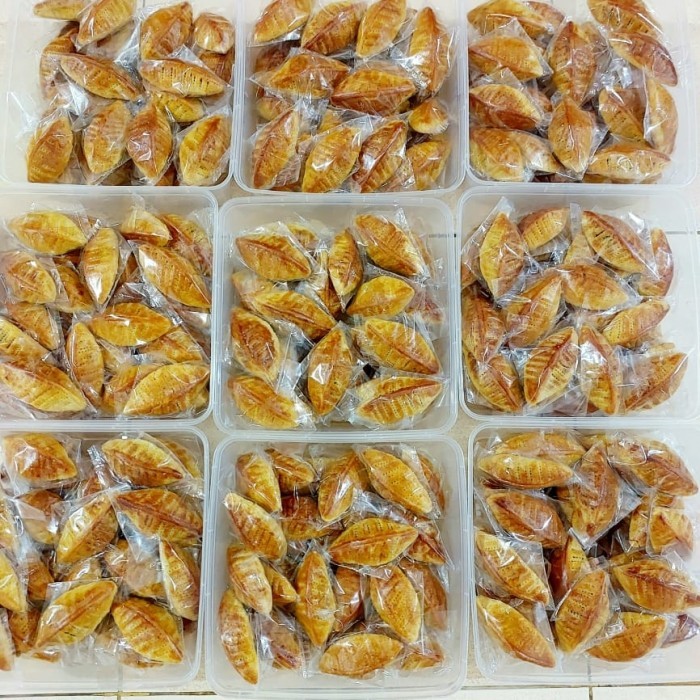 

Nastar garing premium 1 box isi 40 biji