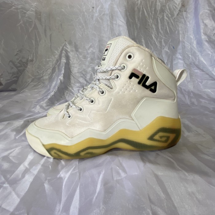 SEPATU BASKET FILA SIZE 38