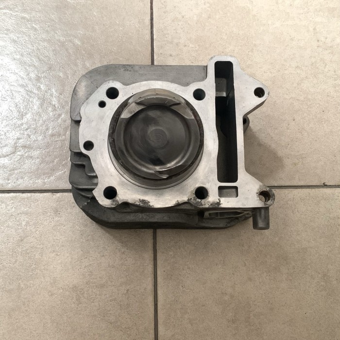 {Bekas} BLOK SEHER VESPA MATIC 125 3V/IGET Berkualitas