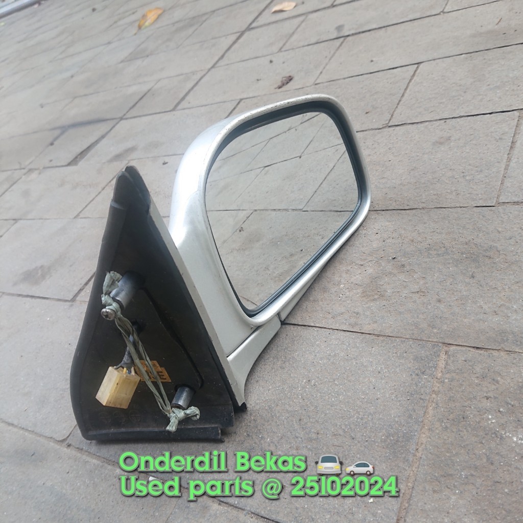 spion Kanan Ssangyong musso