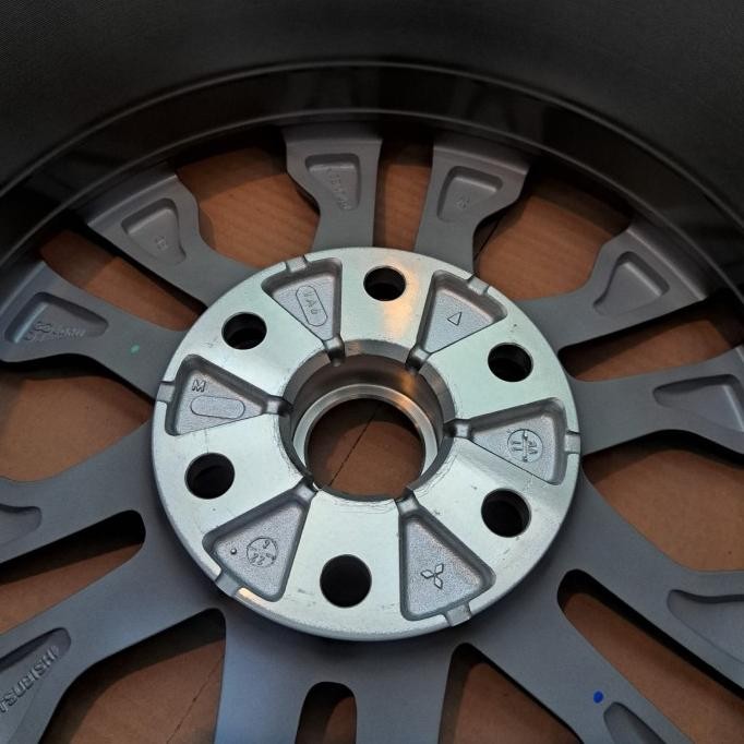 Velg Pelek Wheel Disc Asli Mitsubishi New Pajero Sport 2022  Ready