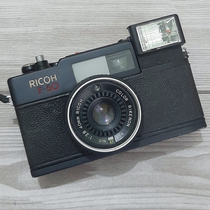 Kamera Analog Ricoh F50