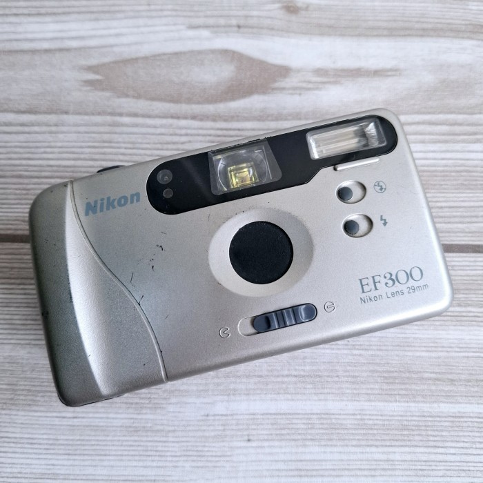 Kamera Analog Nikon EF300