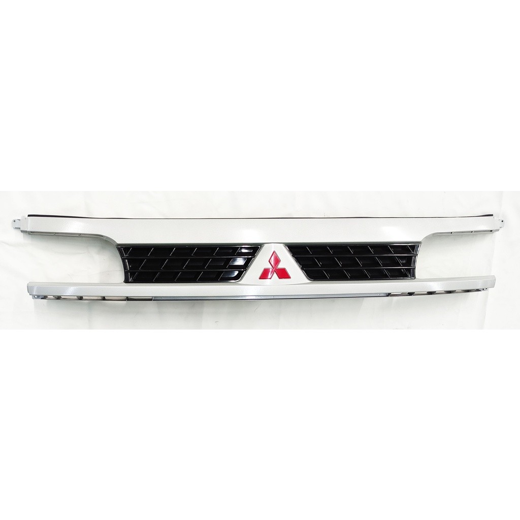 Grill Mitsubishi T-120Ss Depan 8720 - Merk Emgi