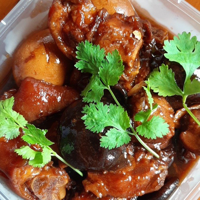 

Uncle Lau Kitchen-Cukiok/Kaki Babi Kecap Spesial Paman Lau 1Kg Pack