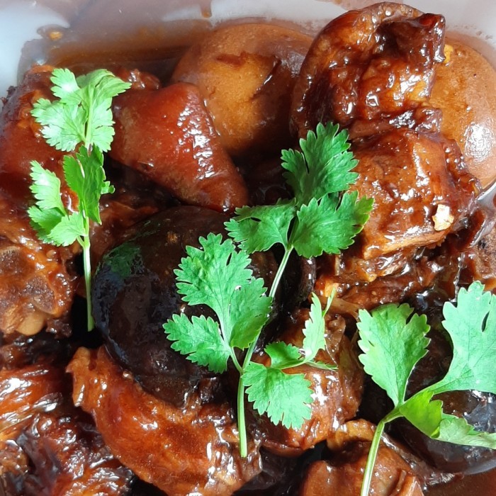 

Uncle Lau Kitchen-1/2Kg Pack Cukiok/Kaki Babi Kecap Spesial Paman Lau