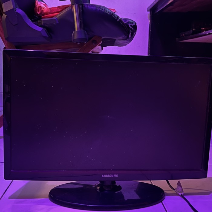 SAMSUNG UA22ES5000R LED TV