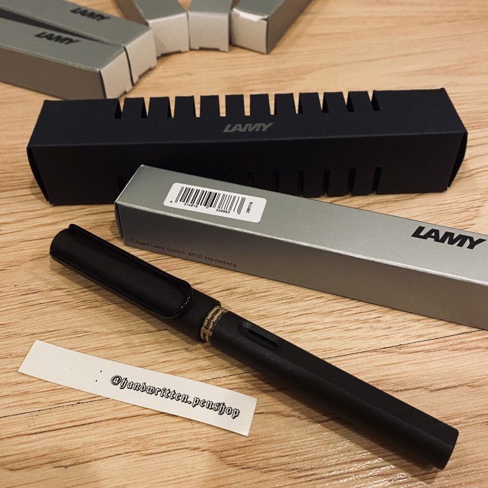 

Lamy Safari Cartridge & Converter Fountain Pen Diskon