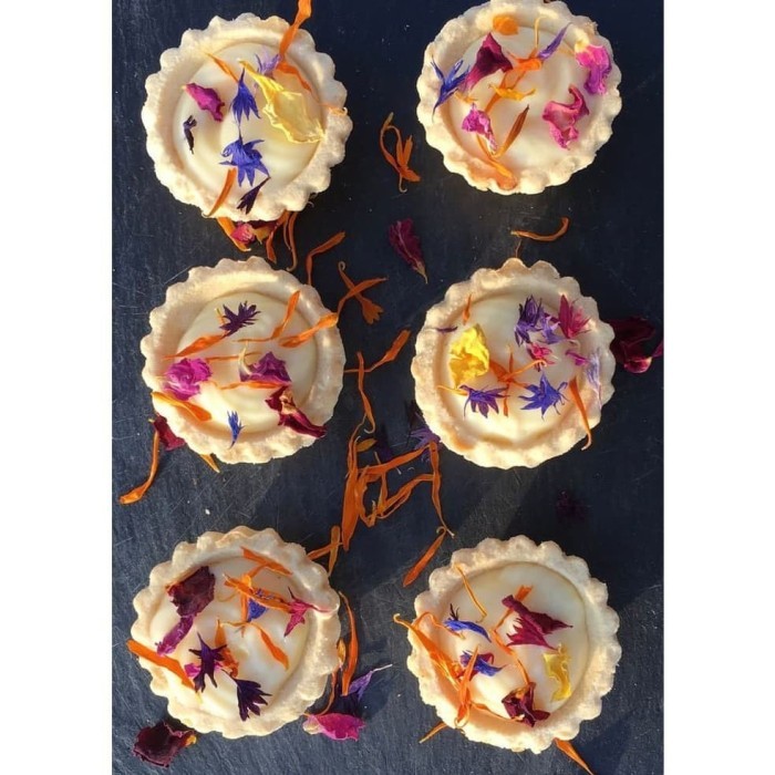 

Dried Edible Flower Mix Bunga Kering Hiasan Kue Makanan Bunga 50Gr New