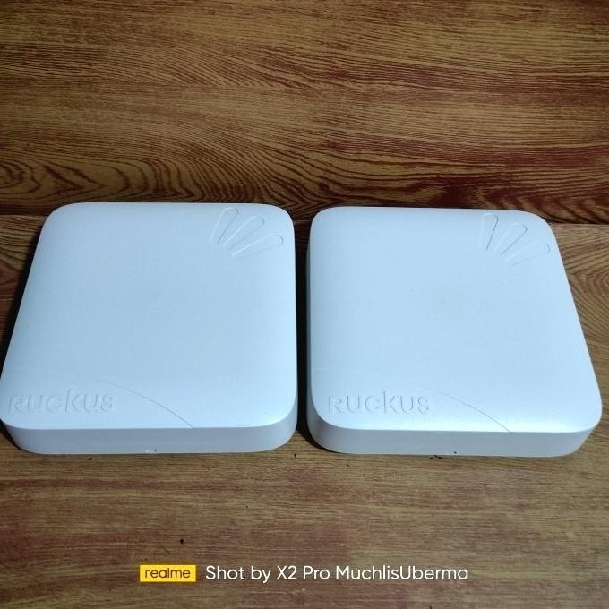 Ruckus R700 WiFi Router / Access Point 3x3 MIMO