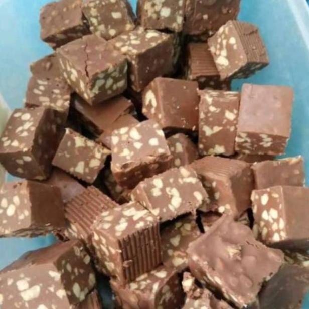 

CR - RATU SHOPPING - Coklat leburan box mix / coklat kiloan / coklat blok enak dan lembut TERLARIS