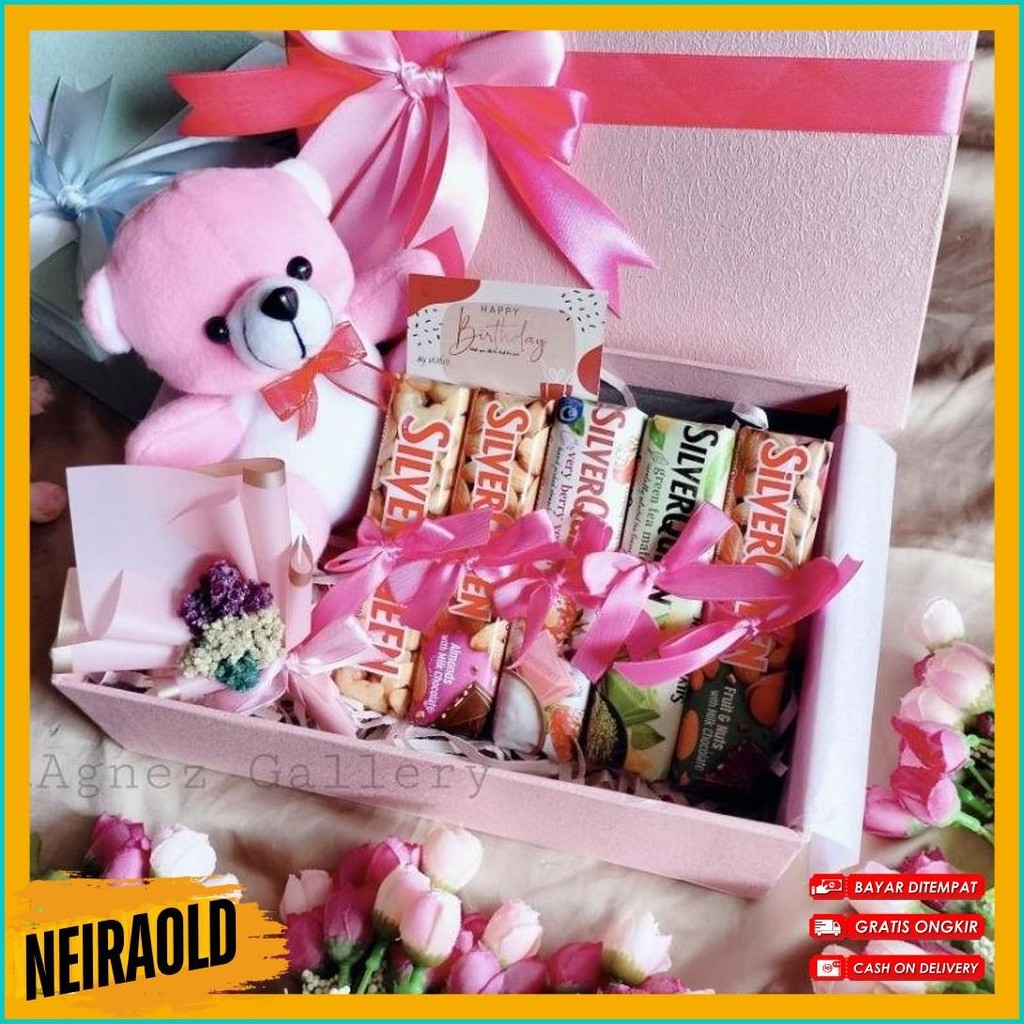 

Hampers Coklat Snack Box / Kado Valentine Ulang Tahun Wisuda Natal / Souvenir Ulang Tahun / Silverqueen (Lagi Viral)