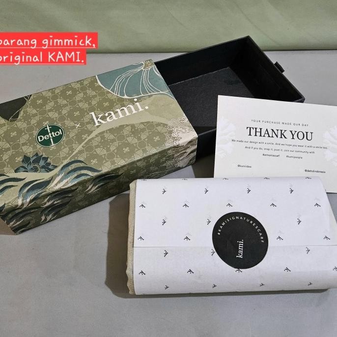 KAMI scarf motif hijab segiempat sage green