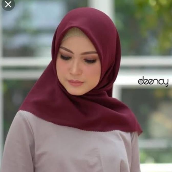 Jilbab Polos Satin Deenay warna Maroon