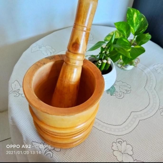 

lumpang kayu / cobek kayu /alat tumbuk ukuran besar/lumpang kayu besar HM