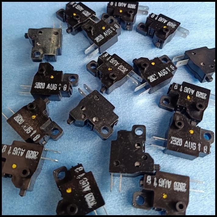 TERMURAH SWITCH REM DEPAN HONDA SUPRA X 125 KARISMA VARIO SCOOPY SPECY ORIGINAL 