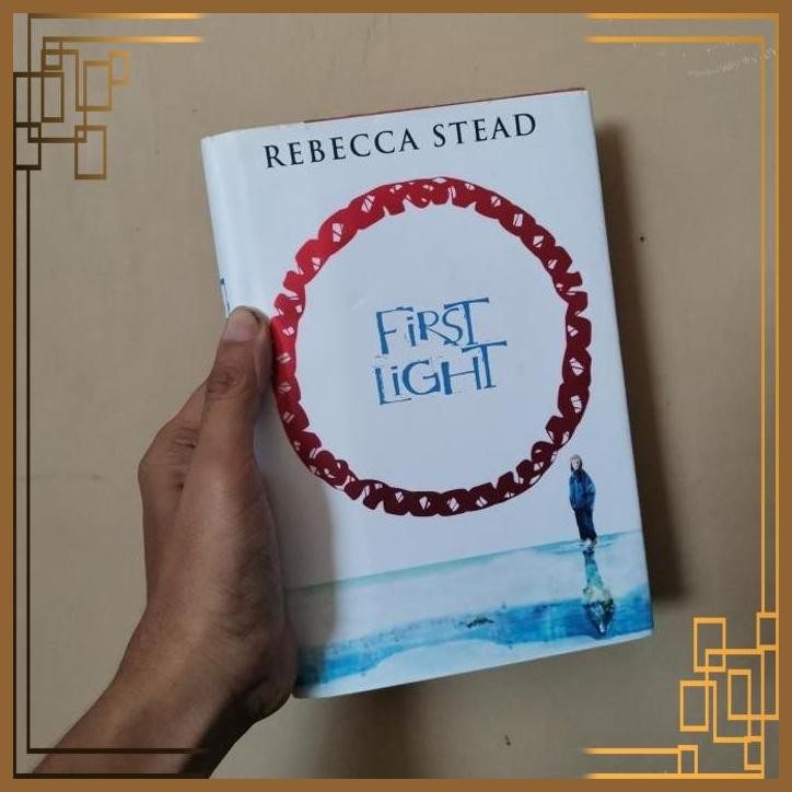 

[ADG] Novel Import First light by Rebecca stead