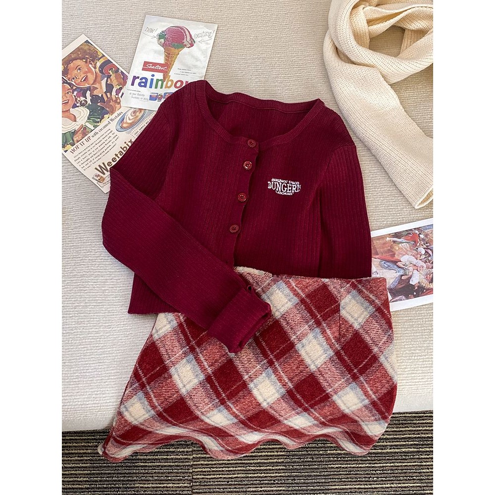 [Kue ceri]Set Natal Rok Kotak-kotak Sweater Kardigan Rajutan Merah Set Dua Potong