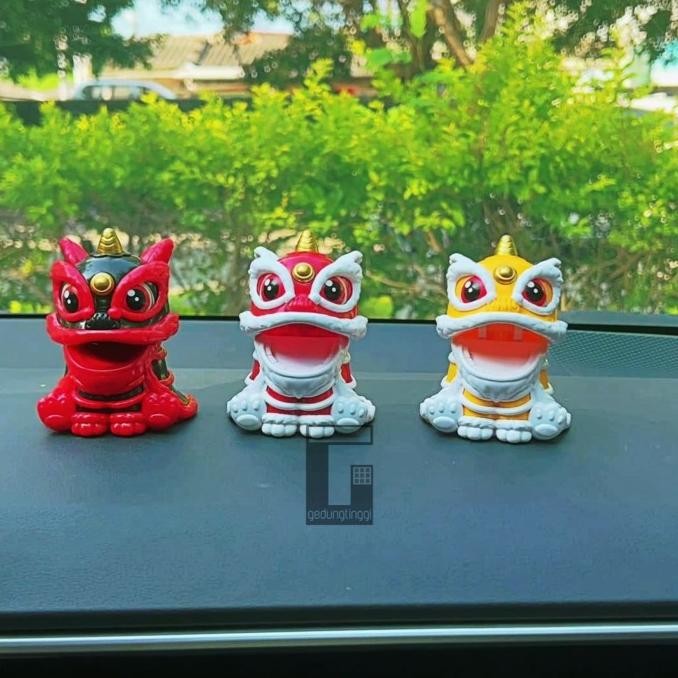 LKJ Patung Pajangan Barongsai Hias Dashboard Mobil Hoki Rejeki Solar Gerak