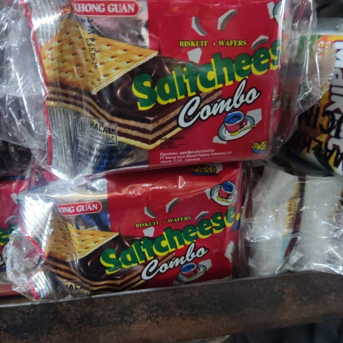 

TERBATAS biskuit Saltcheese combo sachet isi 10 pcs