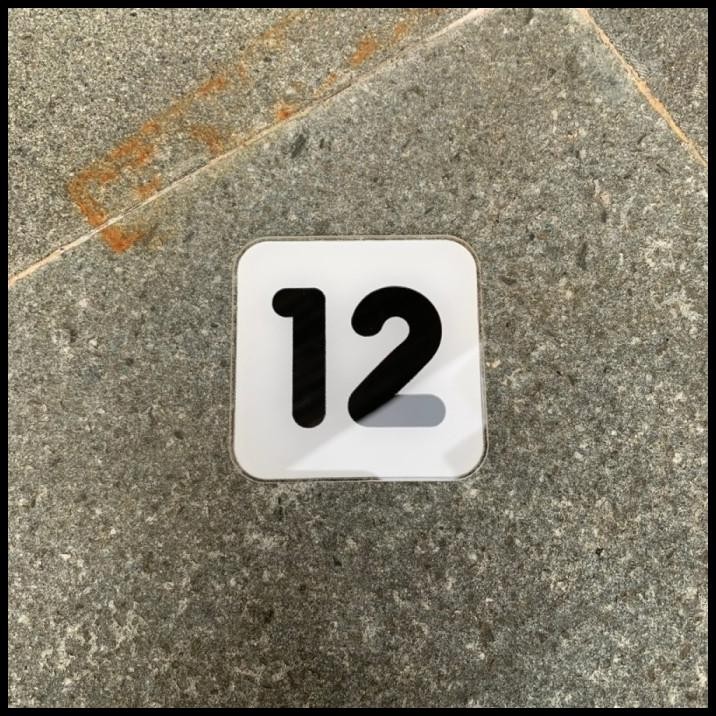 

HOT DEAL NOMOR MEJA AKRILIK / NOMOR MEJA TEMPEL / NOMOR MEJA AKRILIK KAFE /12 - 5X5 !!!!!