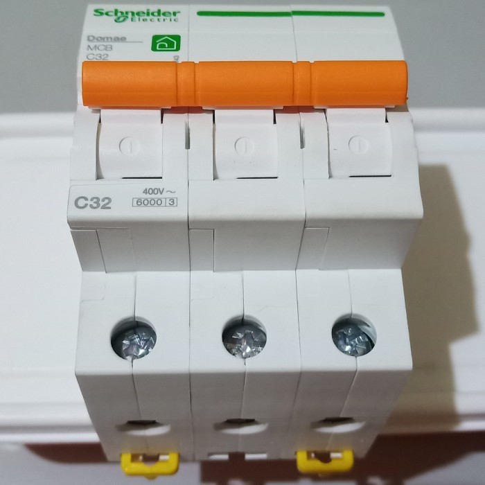 Mcb Schneider 3 Phase 32 A Ori