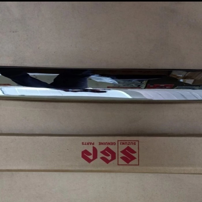 Garnis List Trunk Lid Pintu Bagasi Belakang Suzuki Apv Original