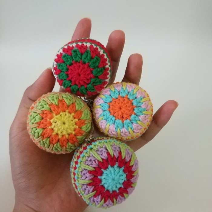 Hiasan bola natal / Ornamen natal rajut (Set - isi 3)