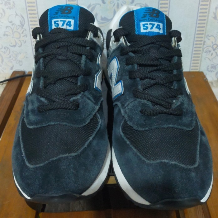 SEPATU NB 574 HITAM