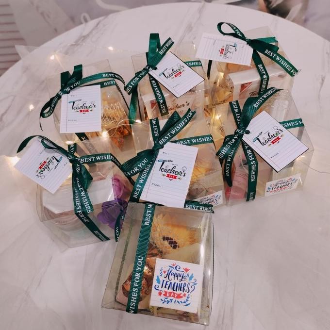 

READY STOCK KADO HARI GURU REALFOOD- TEACHER GIFT - KADO BUNGA MINUMAN SEHAT GB055 !!!!!