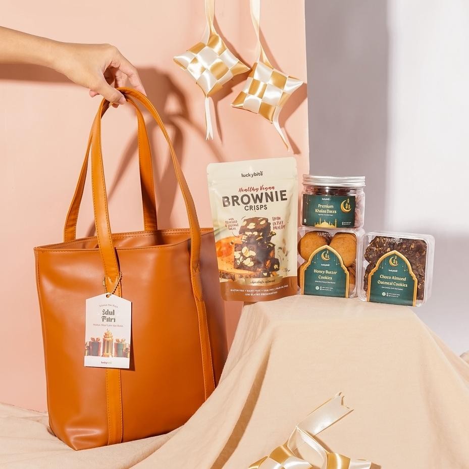 

Hampers Lebaran Idul Fitri / Parcel Lebaran - PREMIUM LEATHER BAG - SET SOPHIA - LUCKYBITE