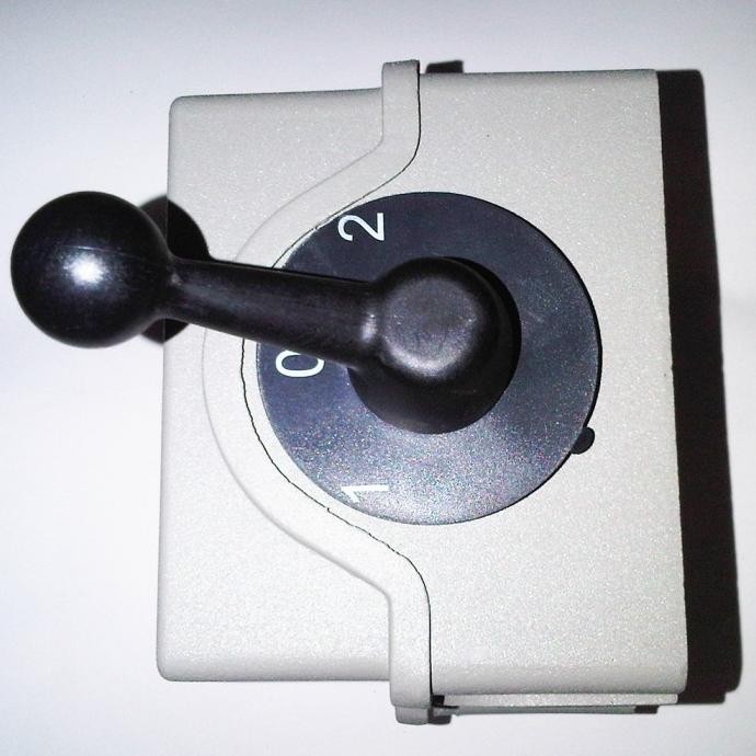 Ohm Saklar Fuhrer 40A / Change Over Switch