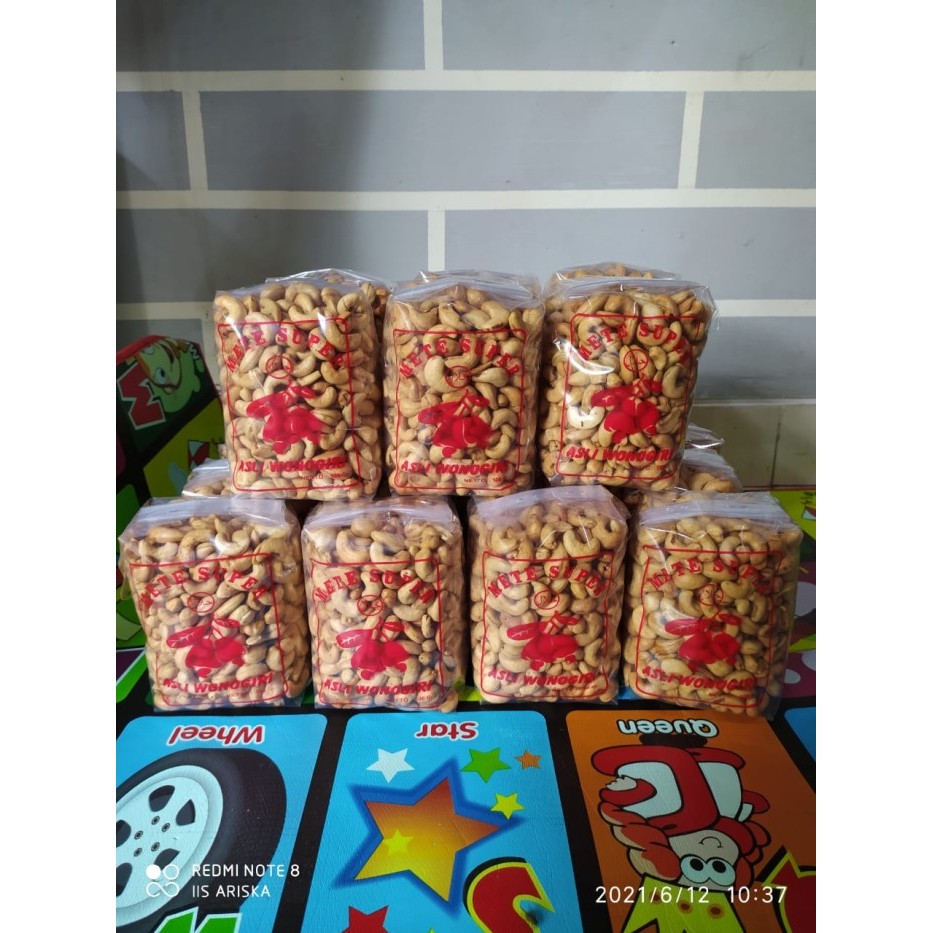 

Ready Kacang Mete Mede Matang Super 500 Gram Asli Wonogiri