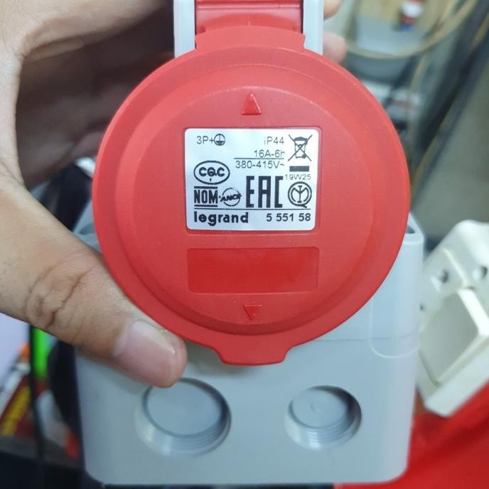 socket - PLUG SOCKET LEGRAND 3PHASE 3P 3 P PHASE 4PIN 4 PIN 16A 16 AMPERE