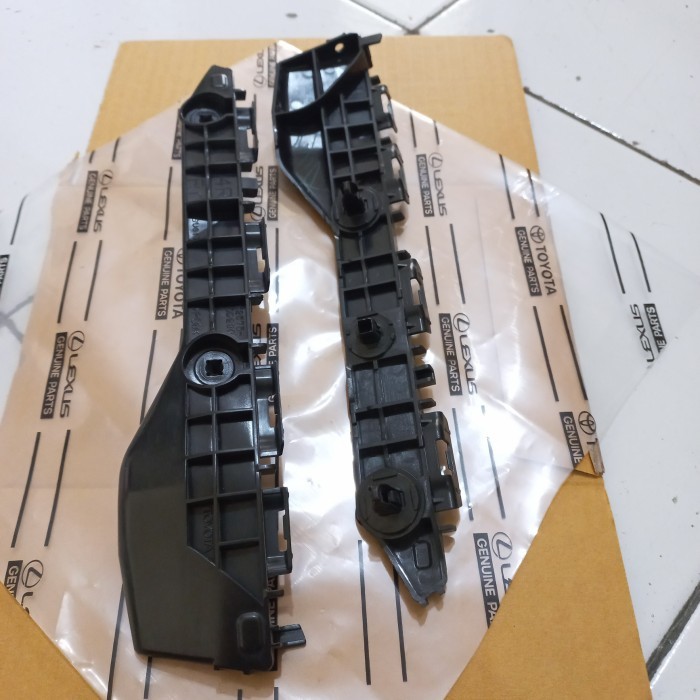 BRACKET BREKET BEMPER DUDUKAN BEMPER BELAKANG YARIS 2014-2017 ORI